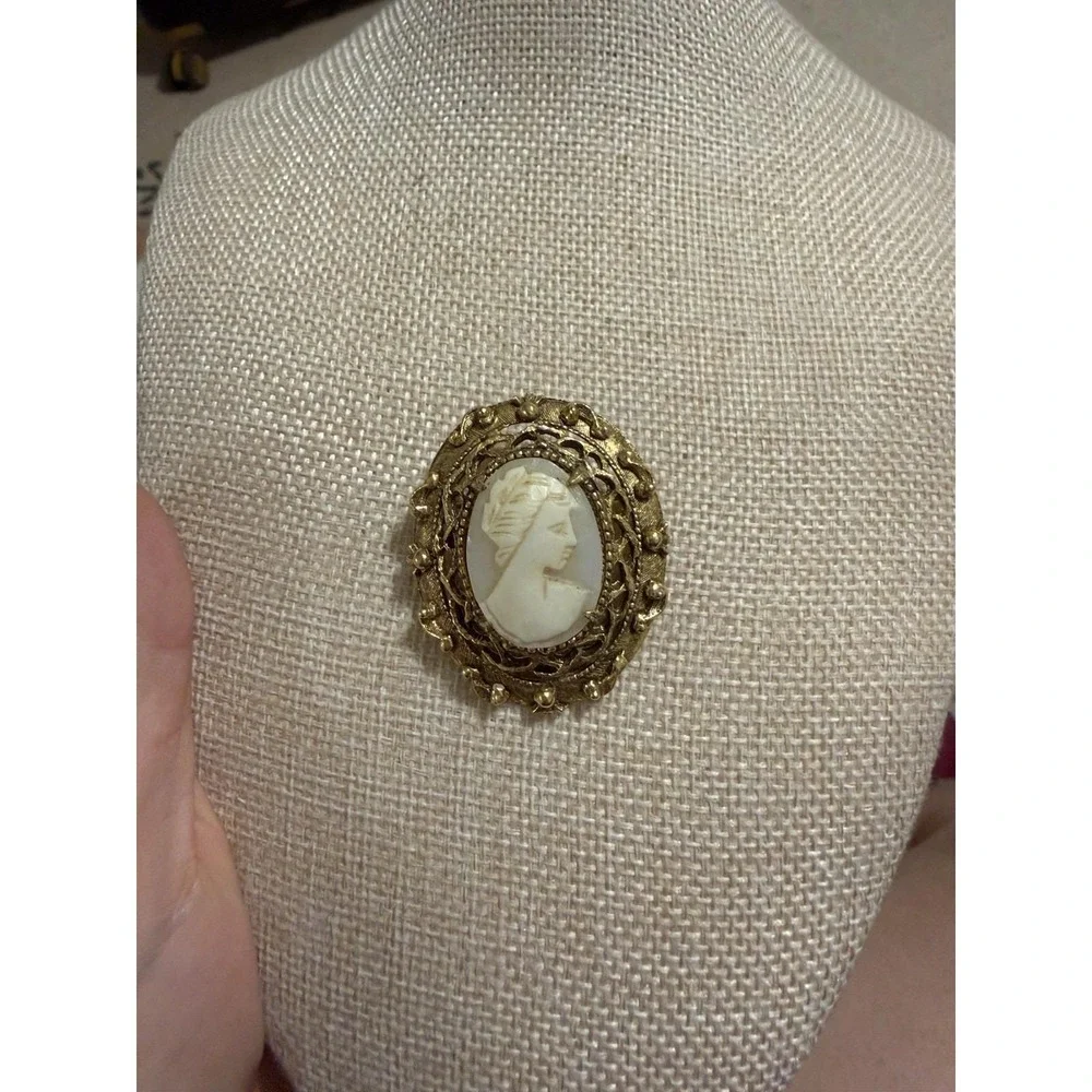 Florenza vintage brooch